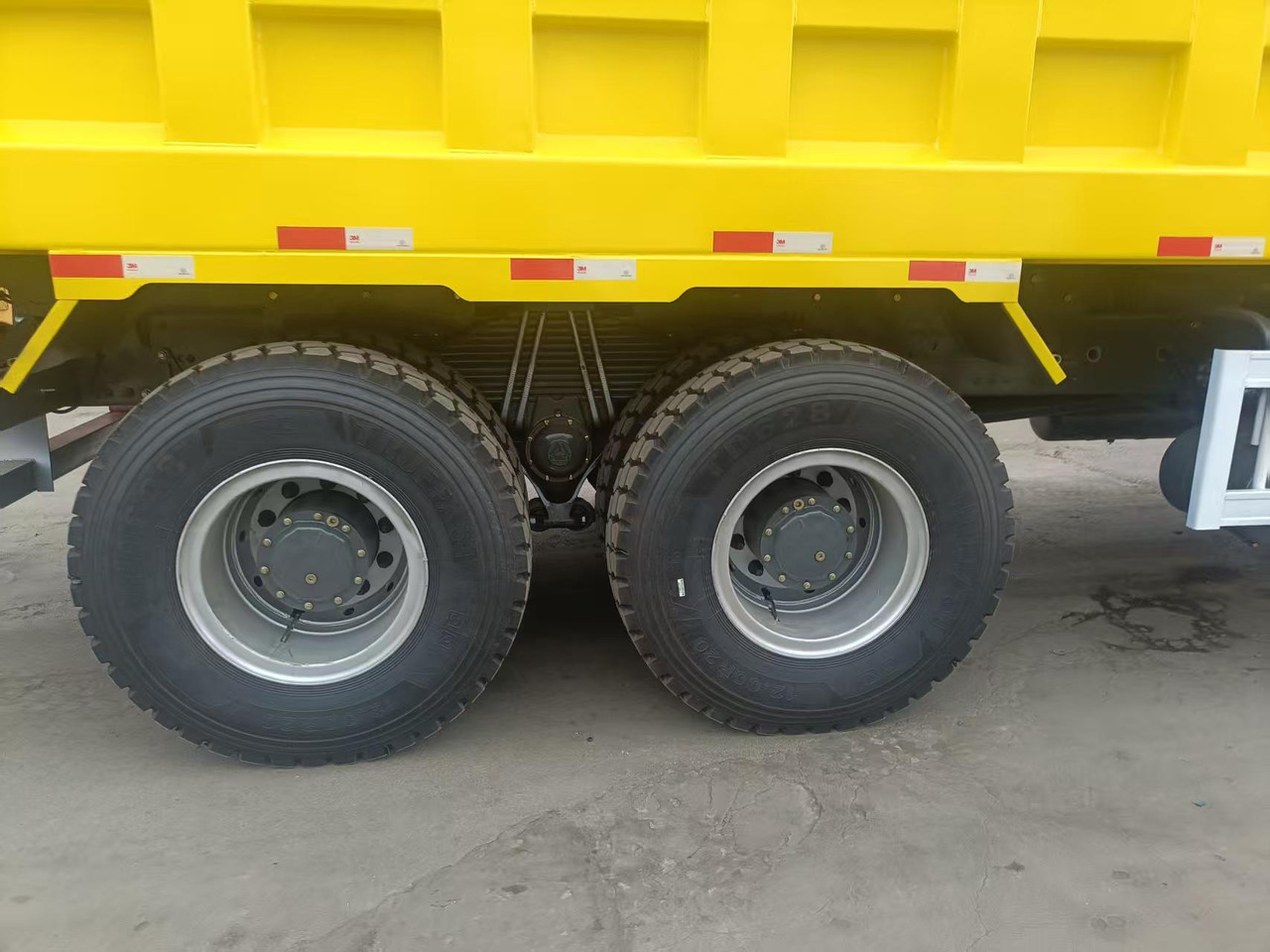 Camion benne neuf SINOTRUK HOWO: photos 7