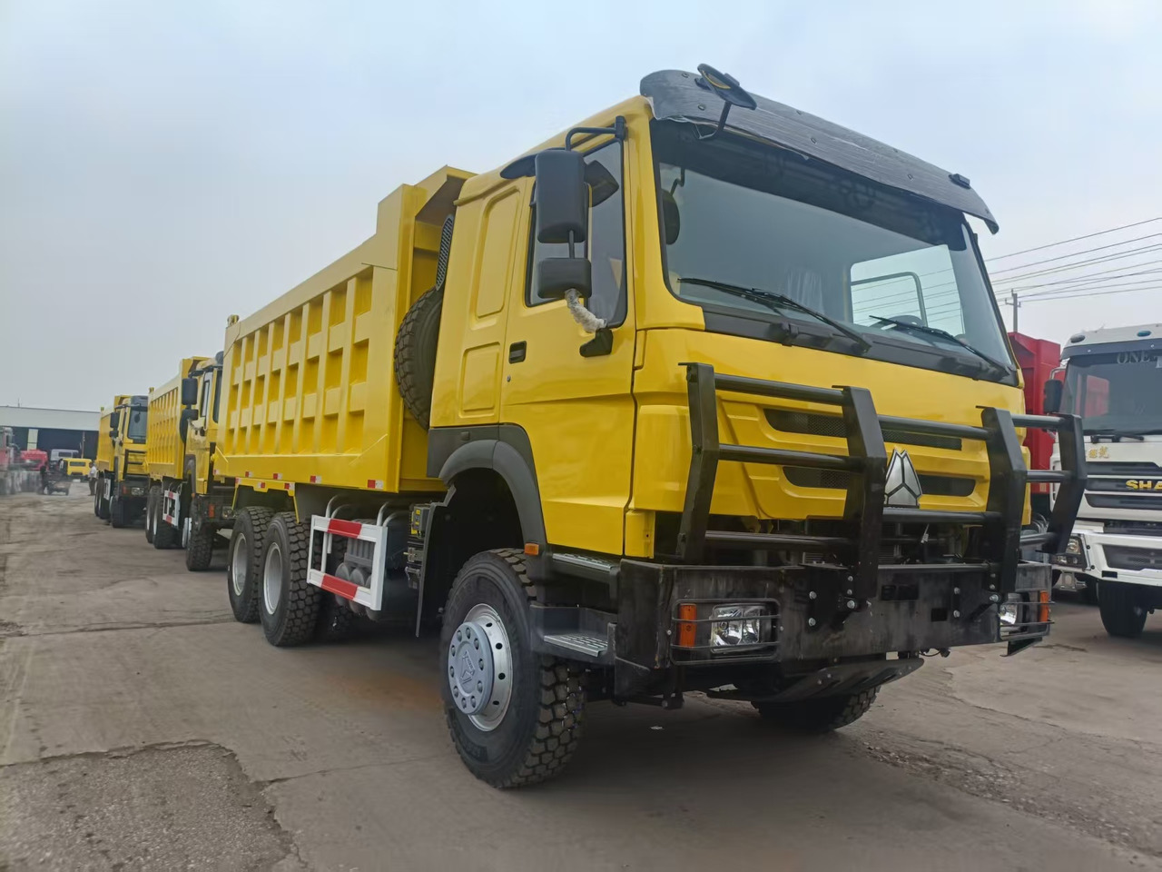 Camion benne neuf SINOTRUK HOWO: photos 9