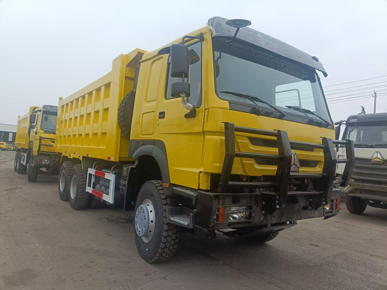 SINOTRUK HOWO - Camion benne: photos 5 SINOTRUK HOWO - Camion benne: photos 5