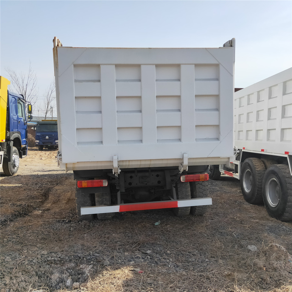 SINOTRUK HOWO - Camion benne: photos 2 SINOTRUK HOWO - Camion benne: photos 2