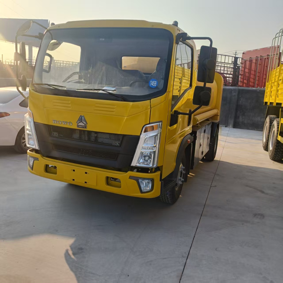 SINOTRUK Tanker truck - Camion citerne: photos 3 SINOTRUK Tanker truck - Camion citerne: photos 3