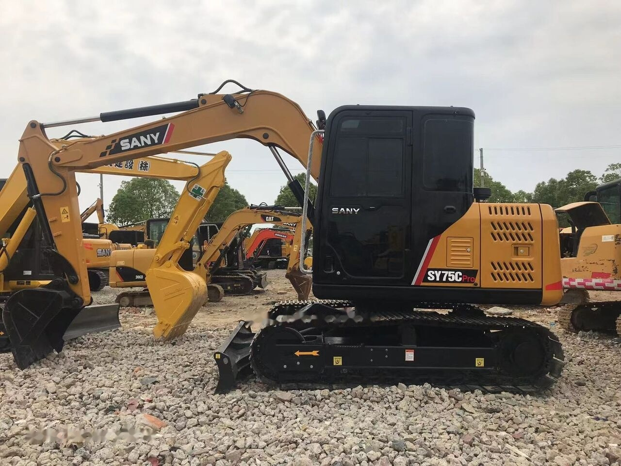 Sany SY75C - Mini pelle: photos 1 Sany SY75C - Mini pelle: photos 1