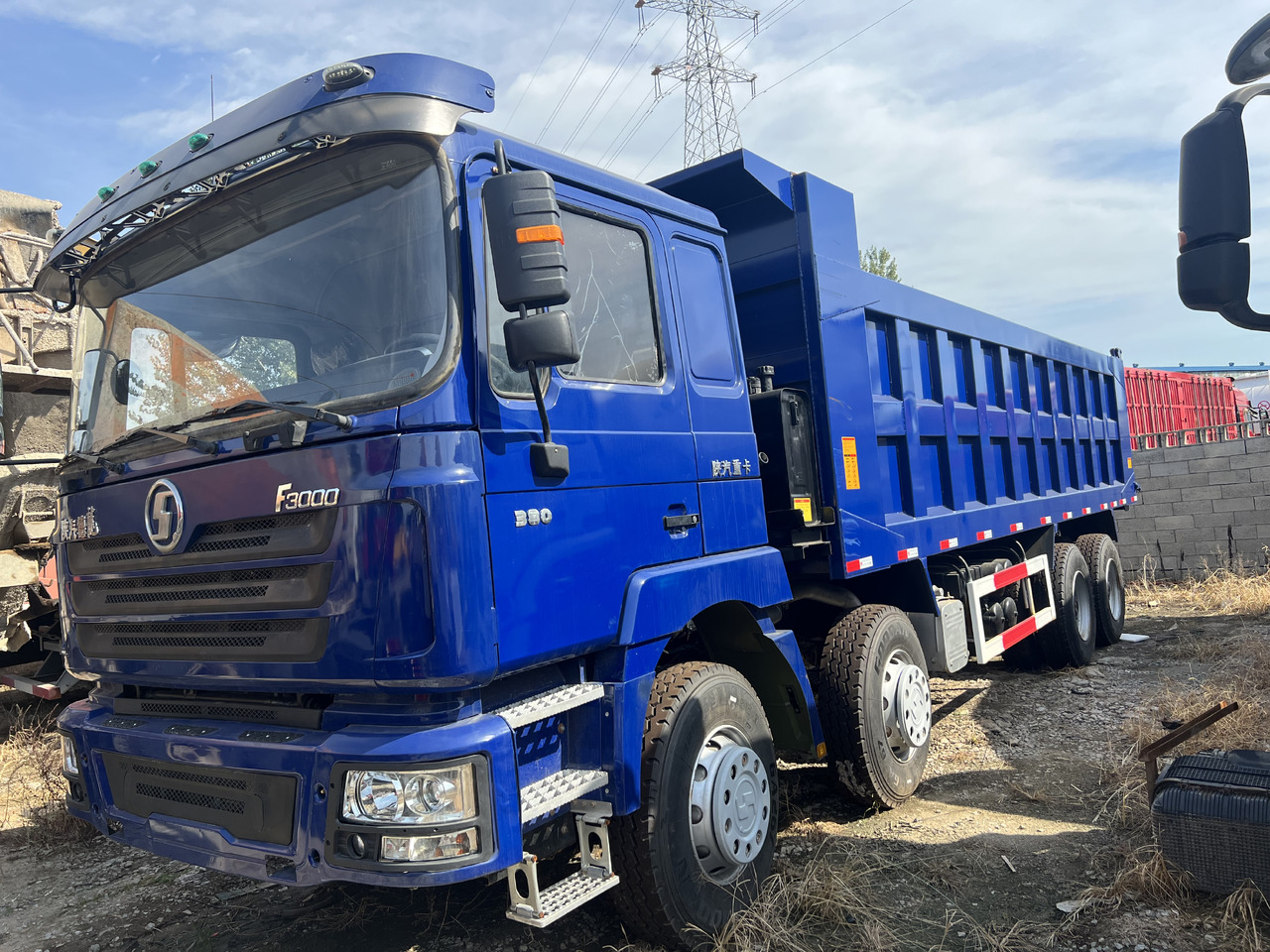Shacman F3000 8x4 - Camion benne: photos 1 Shacman F3000 8x4 - Camion benne: photos 1