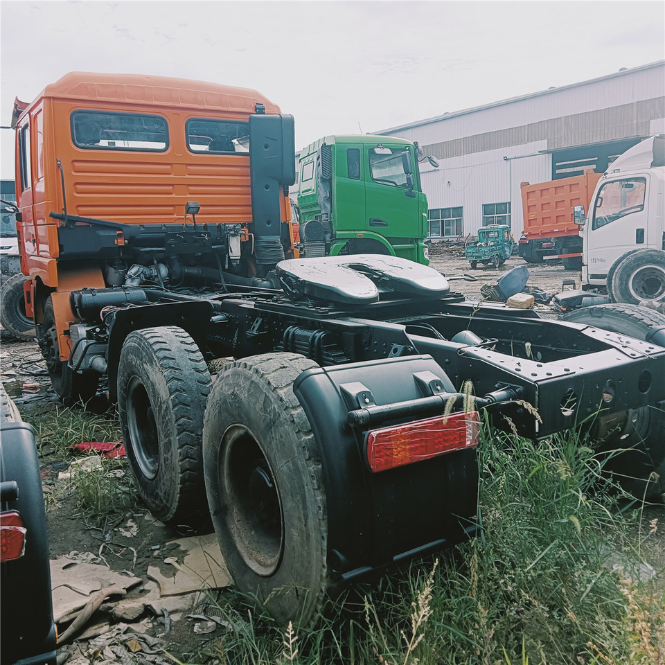 SHACMAN F3000 trailer head - Tracteur routier: photos 2 SHACMAN F3000 trailer head - Tracteur routier: photos 2
