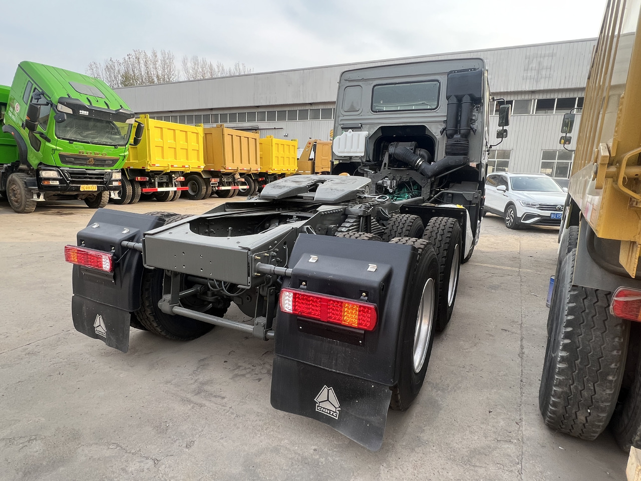SINOTRUK HOWO - Tracteur routier: photos 3 SINOTRUK HOWO - Tracteur routier: photos 3
