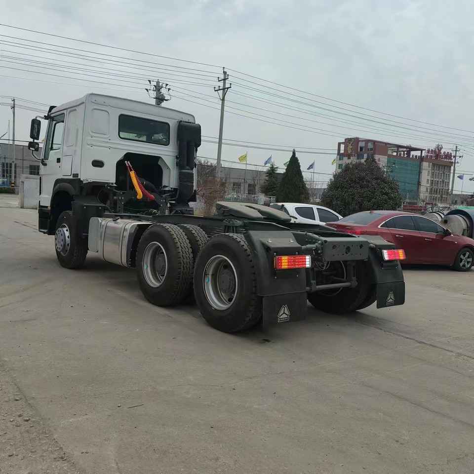 SINOTRUK HOWO trailer head - Tracteur routier: photos 4 SINOTRUK HOWO trailer head - Tracteur routier: photos 4