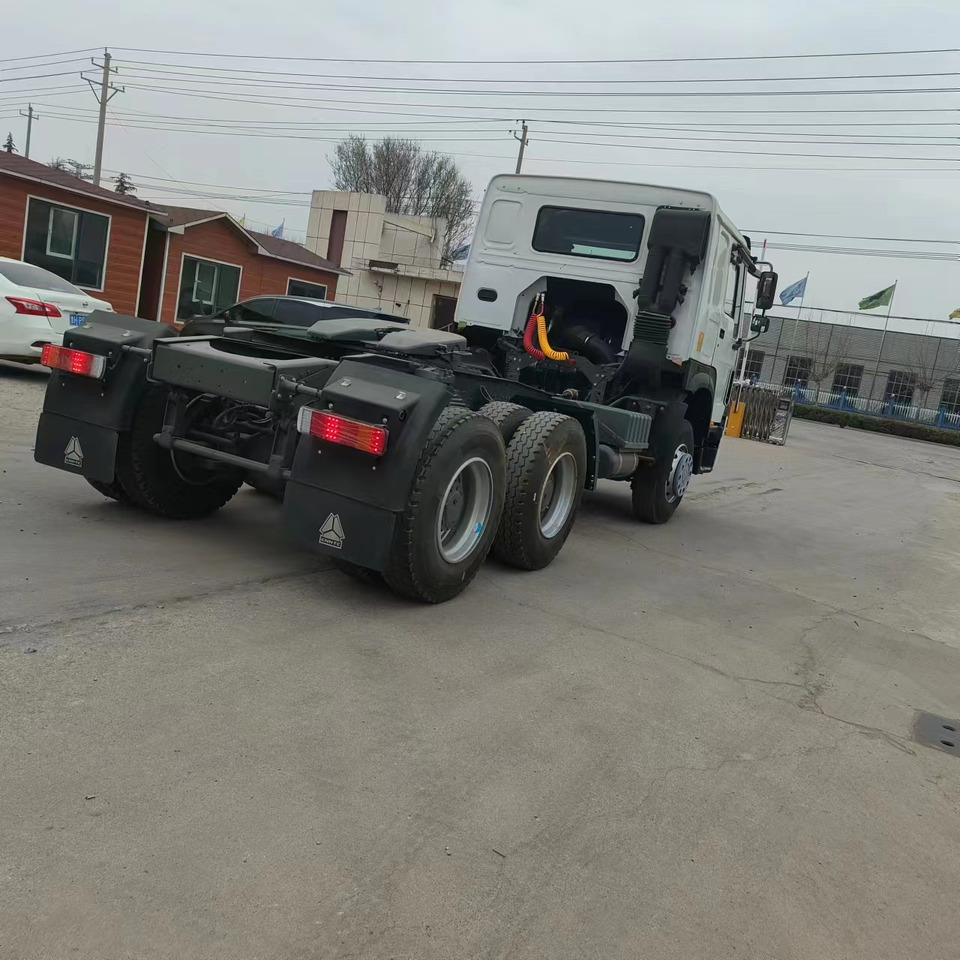 SINOTRUK HOWO trailer head - Tracteur routier: photos 5 SINOTRUK HOWO trailer head - Tracteur routier: photos 5