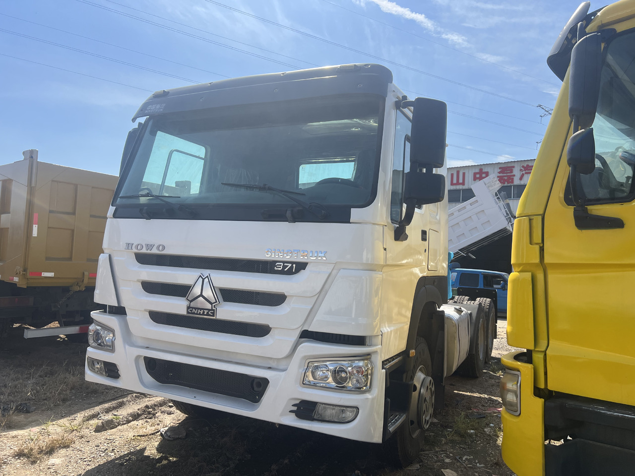 SINOTRUK HOWO trailer head - Tracteur routier: photos 3 SINOTRUK HOWO trailer head - Tracteur routier: photos 3