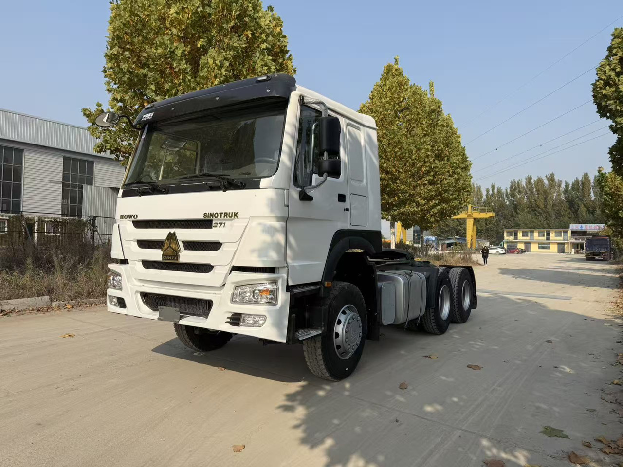 SINOTRUK Howo tractor head - Tracteur routier: photos 1 SINOTRUK Howo tractor head - Tracteur routier: photos 1