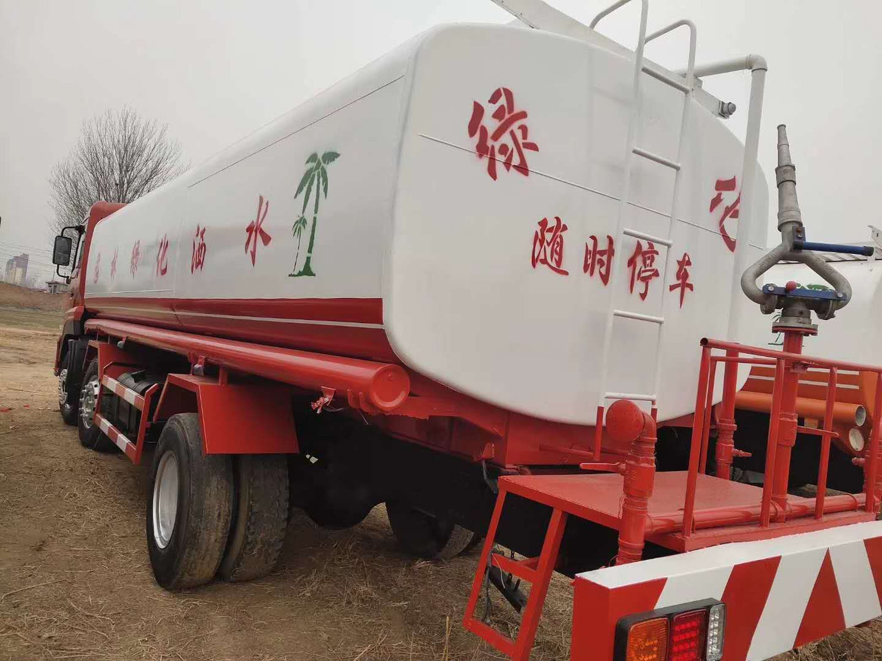 DONGFENG TIANLONG - Véhicule de voirie/ Spécial: photos 2 DONGFENG TIANLONG - Véhicule de voirie/ Spécial: photos 2