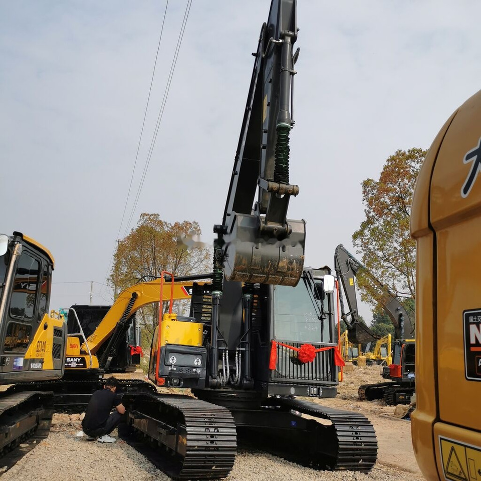 Volvo EC140 - Pelle sur chenille: photos 2 Volvo EC140 - Pelle sur chenille: photos 2