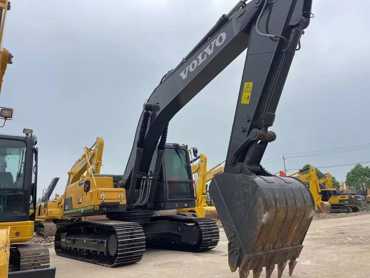 Volvo EC210 - Pelle sur chenille: photos 2 Volvo EC210 - Pelle sur chenille: photos 2