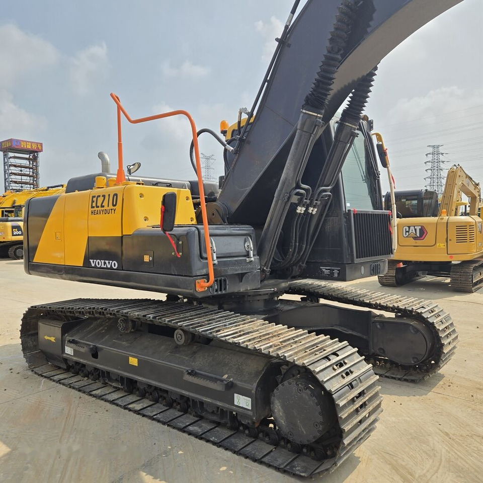 Pelle sur chenille Volvo EC210D: photos 13