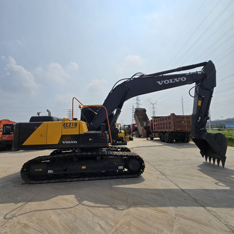 Pelle sur chenille Volvo EC210D: photos 7