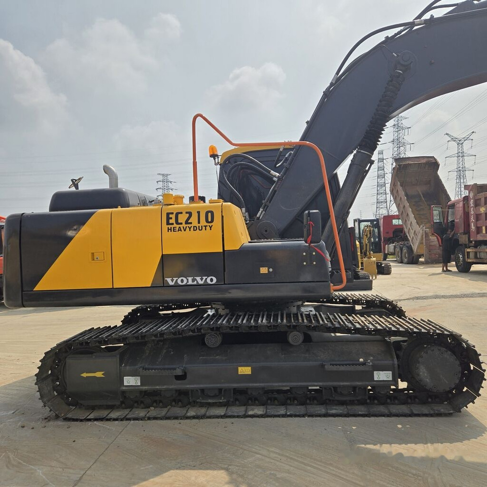 Pelle sur chenille Volvo EC210D: photos 11
