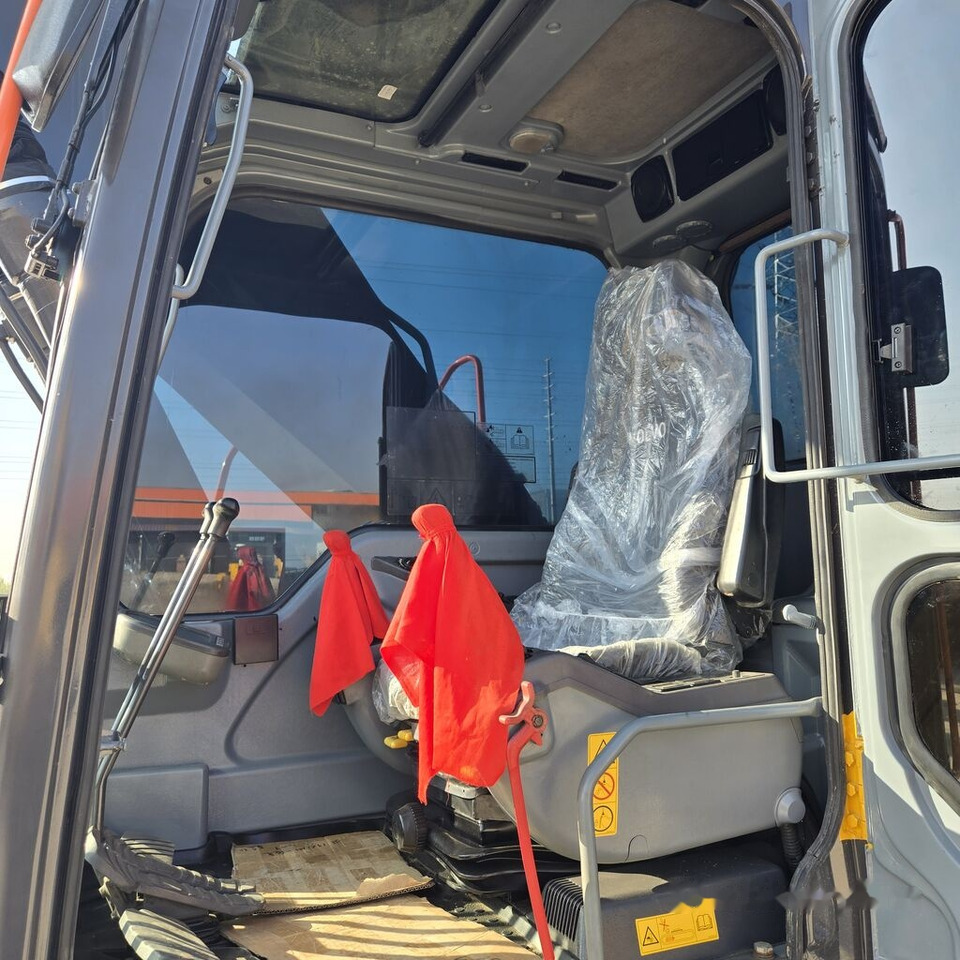 Volvo EC240 - Pelle sur chenille: photos 3 Volvo EC240 - Pelle sur chenille: photos 3
