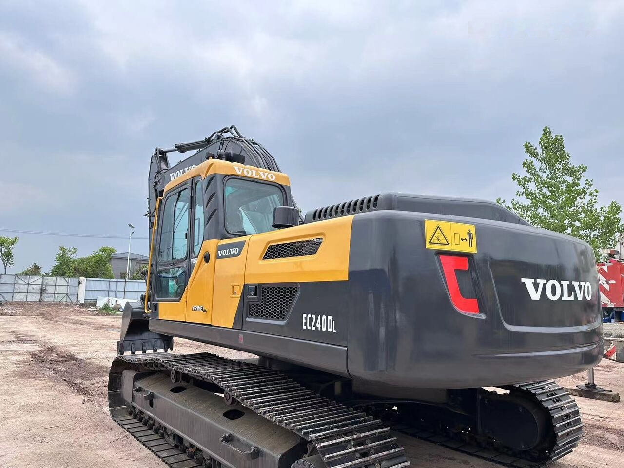 Pelle sur chenille Volvo EC240D: photos 8 Pelle sur chenille Volvo EC240D: photos 8