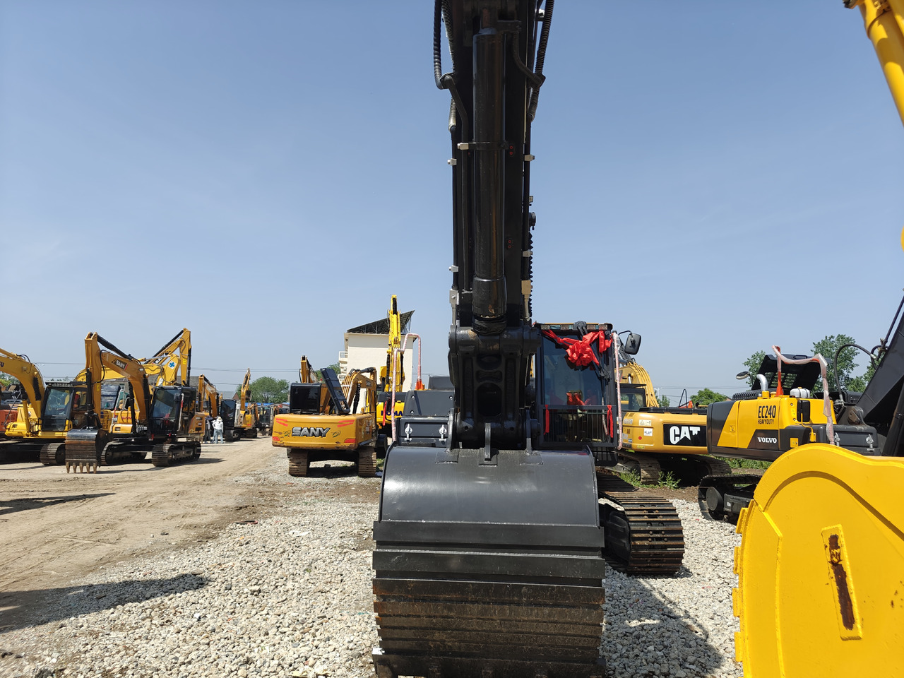 Volvo EC300DL - Pelle sur chenille: photos 3 Volvo EC300DL - Pelle sur chenille: photos 3