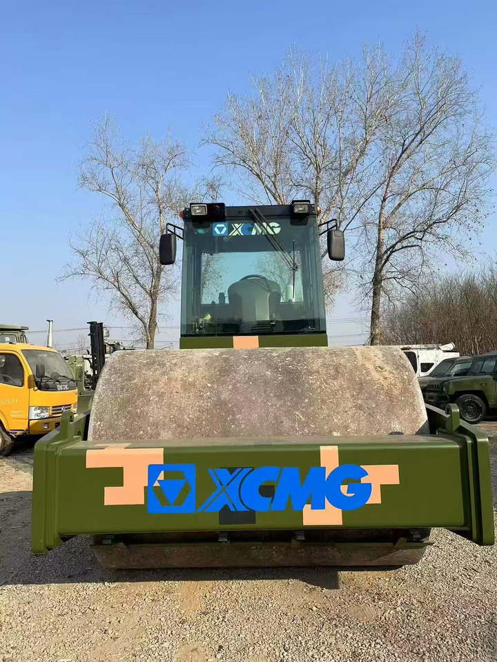 XCMG XS202J - Compacteur à pieds de mouton/ Monocylindre: photos 3 XCMG XS202J - Compacteur à pieds de mouton/ Monocylindre: photos 3