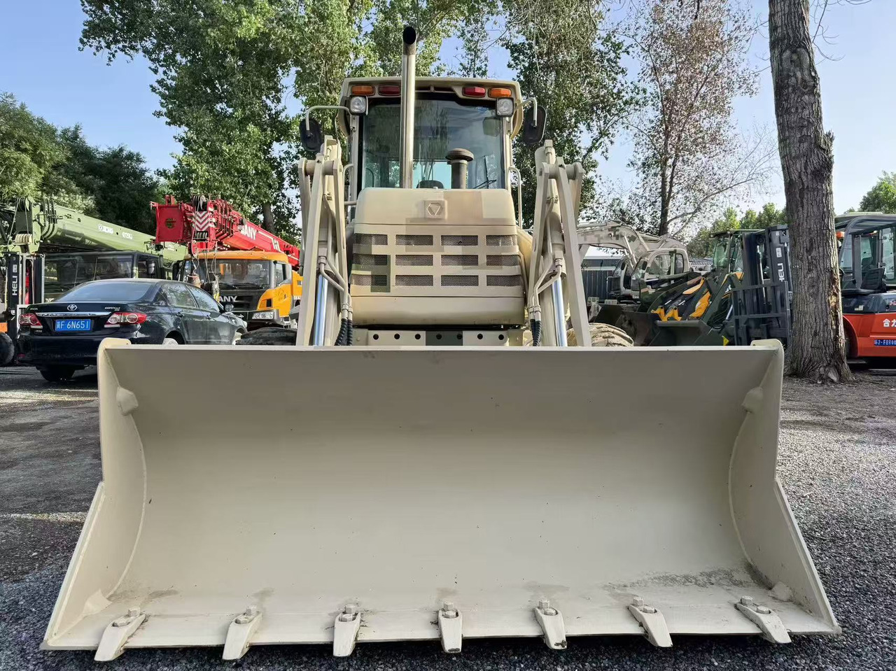 XCMG XT870 - Tractopelle: photos 2 XCMG XT870 - Tractopelle: photos 2