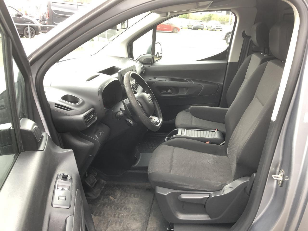 Citroen Berlingo M 1000KG BLUEHDI 130 S&S CLUB EAT8 - Fourgon utilitaire: photos 5 Citroen Berlingo M 1000KG BLUEHDI 130 S&S CLUB EAT8 - Fourgon utilitaire: photos 5