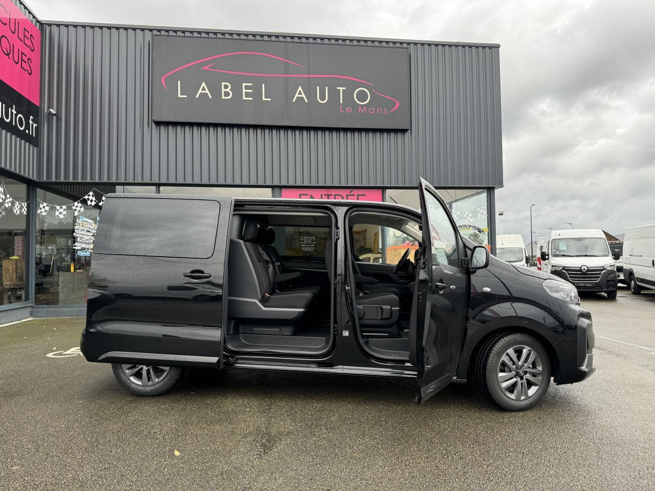 Citroen Jumpy M 2.0 BLUEHDI 180CH S&S CABINE APPROFONDIE FIXE EAT8 - Utilitaire double cabine: photos 1 Citroen Jumpy M 2.0 BLUEHDI 180CH S&S CABINE APPROFONDIE FIXE EAT8 - Utilitaire double cabine: photos 1