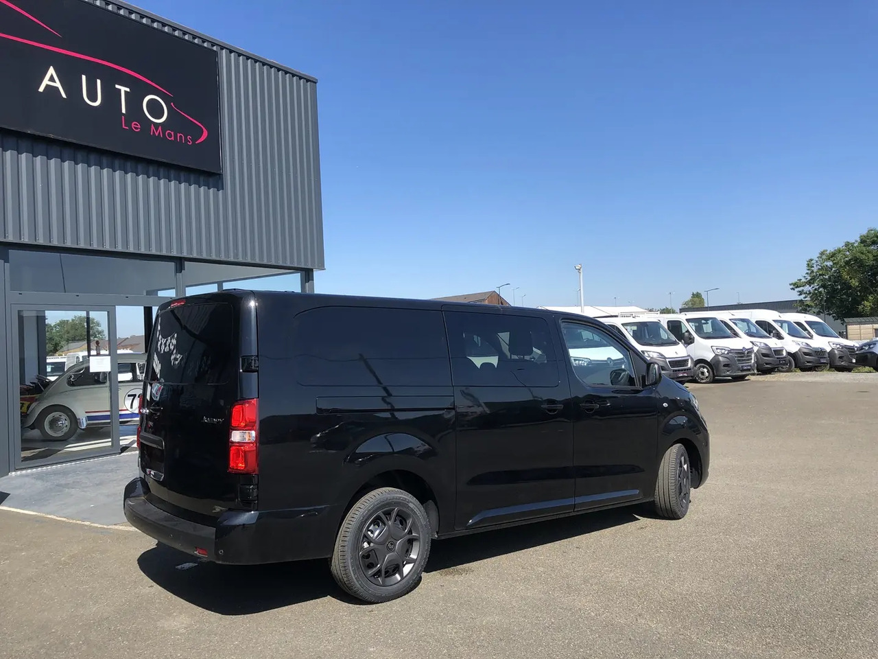 Citroen Jumpy XL 2.0 BLUEHDI 180CH S&S CABINE APPROFONDIE FIXE EAT8 - Utilitaire double cabine: photos 4 Citroen Jumpy XL 2.0 BLUEHDI 180CH S&S CABINE APPROFONDIE FIXE EAT8 - Utilitaire double cabine: photos 4