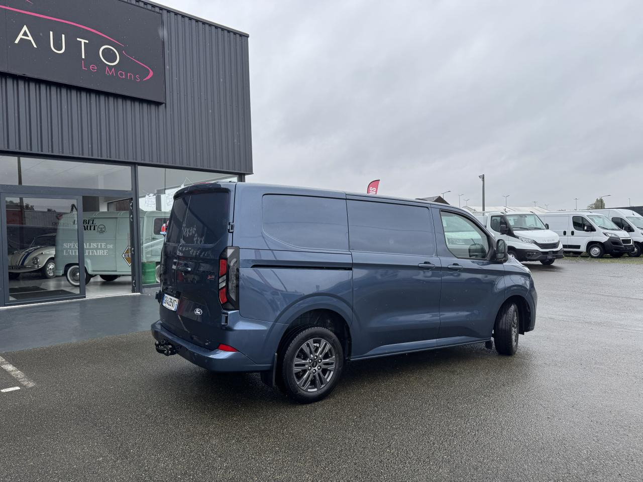 FORD Transit Custom 2.0 EcoBlue 170 ch BVA Fourgon 320 L1H1 Limited - Fourgon utilitaire: photos 5 FORD Transit Custom 2.0 EcoBlue 170 ch BVA Fourgon 320 L1H1 Limited - Fourgon utilitaire: photos 5