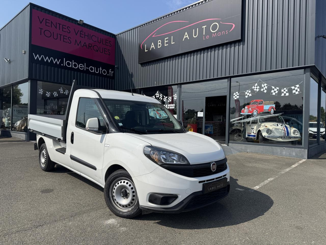 Fiat Doblo Cargo Cargo 1.6 Multijet 16V 105 ch WORK UP PLATEAU Pro Lounge - Utilitaire plateau: photos 2 Fiat Doblo Cargo Cargo 1.6 Multijet 16V 105 ch WORK UP PLATEAU Pro Lounge - Utilitaire plateau: photos 2