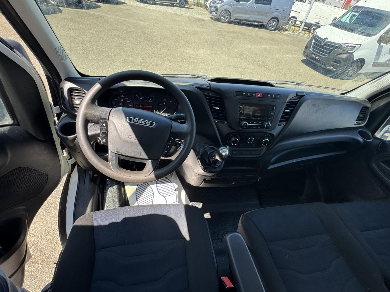 IVECO daily 35 C 12 BENNE RJ 2.3 120 CH - Utilitaire benne: photos 3 IVECO daily 35 C 12 BENNE RJ 2.3 120 CH - Utilitaire benne: photos 3