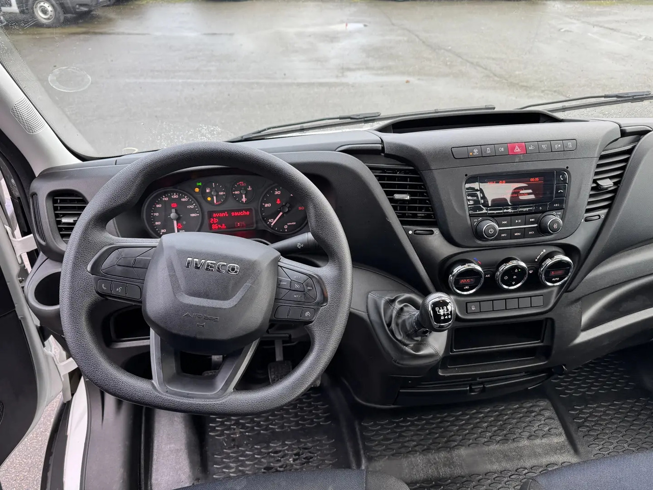 Iveco Daily 35S16 EMPATTEMENT 4100 - Remorqueuse: photos 3 Iveco Daily 35S16 EMPATTEMENT 4100 - Remorqueuse: photos 3