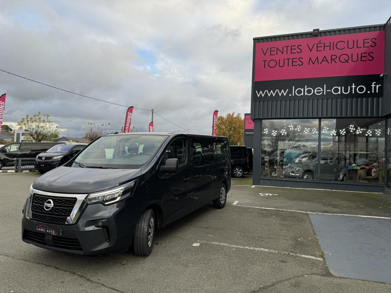 Voiture Nissan NV300 N-Connecta 3.0t L2H1 2.0 dCi - 150 - Stop/Start COMBI Combi L2H1 PHASE 2: photos 7