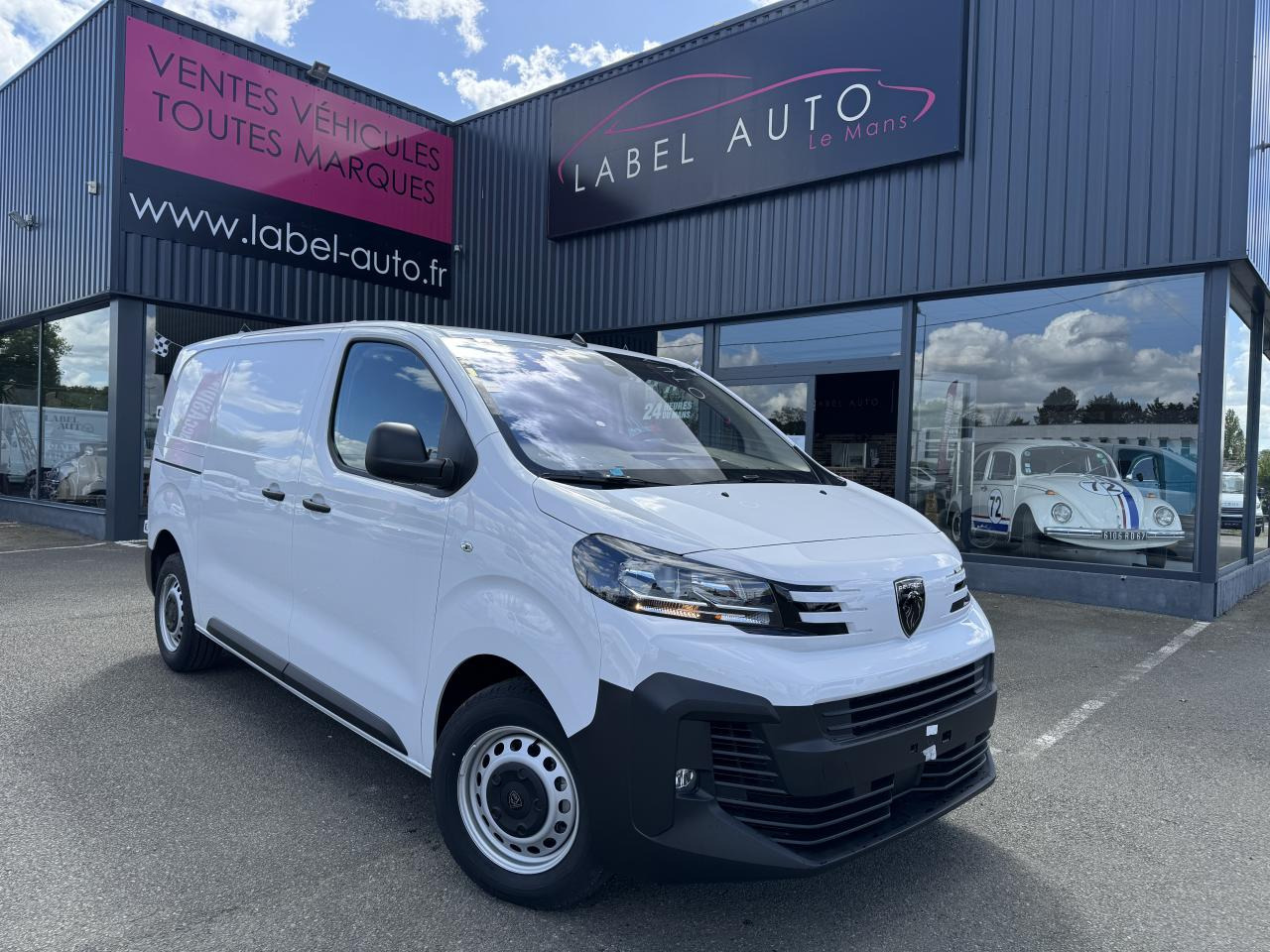 PEUGEOT Expert M 2.0 BlueHDi - 145 III FOURGON Fourgon PHASE 2 - Fourgon utilitaire: photos 1 PEUGEOT Expert M 2.0 BlueHDi - 145 III FOURGON Fourgon PHASE 2 - Fourgon utilitaire: photos 1