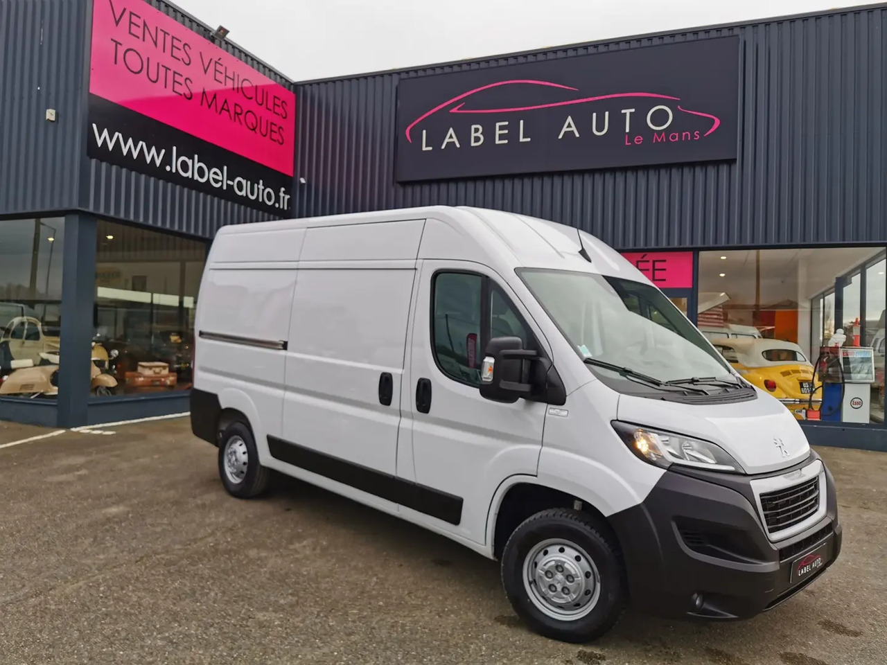 Peugeot Boxer 333 L2H2 2.2 BLUEHDI S&S 140CH ASPHALT - Fourgon utilitaire: photos 1 Peugeot Boxer 333 L2H2 2.2 BLUEHDI S&S 140CH ASPHALT - Fourgon utilitaire: photos 1