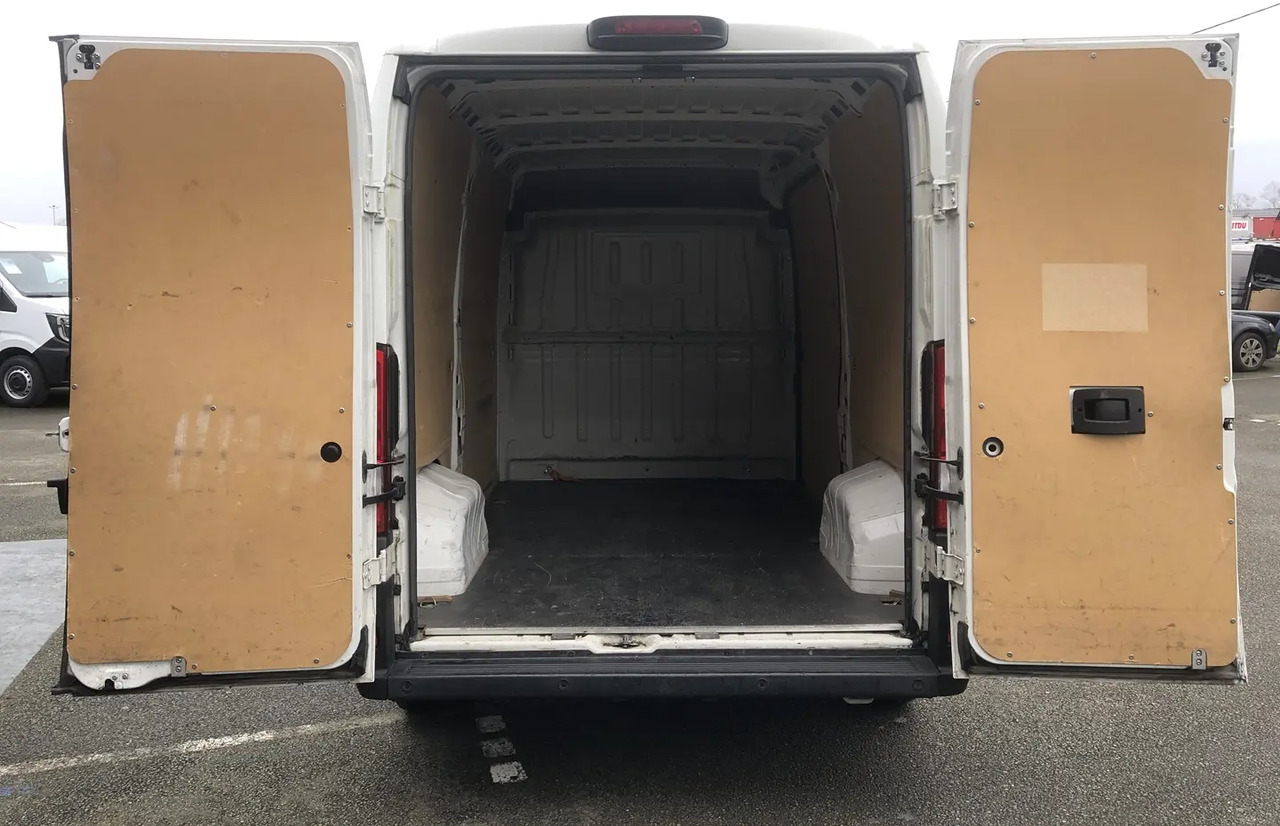 Peugeot Boxer 333 L2H2 2.2 BLUEHDI S&S 140CH ASPHALT - Fourgon utilitaire, Utilitaire double cabine: photos 4 Peugeot Boxer 333 L2H2 2.2 BLUEHDI S&S 140CH ASPHALT - Fourgon utilitaire, Utilitaire double cabine: photos 4