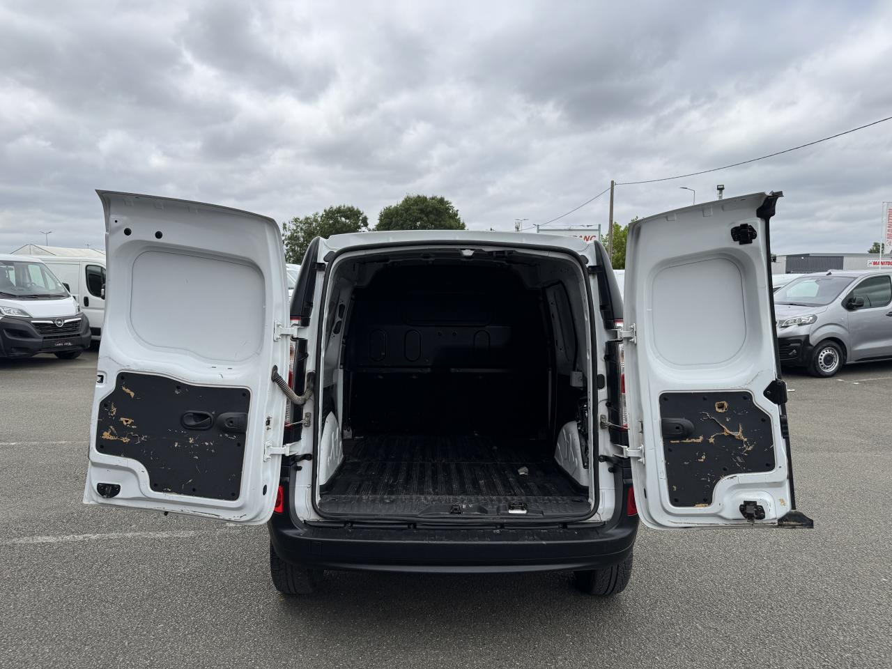 RENAULT KANGOO 1.5 DCI 80CH CONFORT - Fourgon utilitaire: photos 3 RENAULT KANGOO 1.5 DCI 80CH CONFORT - Fourgon utilitaire: photos 3