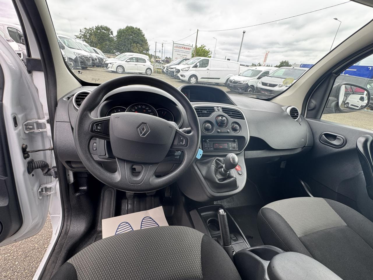 RENAULT KANGOO 1.5 DCI 80CH CONFORT - Fourgon utilitaire: photos 4 RENAULT KANGOO 1.5 DCI 80CH CONFORT - Fourgon utilitaire: photos 4