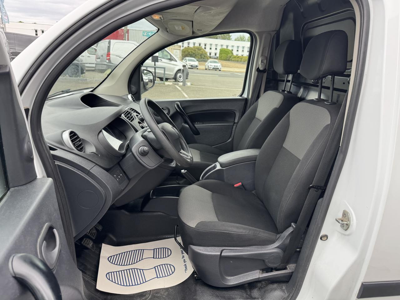 RENAULT KANGOO 1.5 DCI 80CH CONFORT - Fourgon utilitaire: photos 5 RENAULT KANGOO 1.5 DCI 80CH CONFORT - Fourgon utilitaire: photos 5
