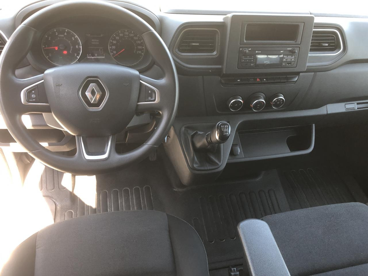 RENAULT MASTER 3T3 L2H2 2.3 DCI 135CH CONFORT CABINE APPROFONDIE - Fourgon utilitaire: photos 4 RENAULT MASTER 3T3 L2H2 2.3 DCI 135CH CONFORT CABINE APPROFONDIE - Fourgon utilitaire: photos 4