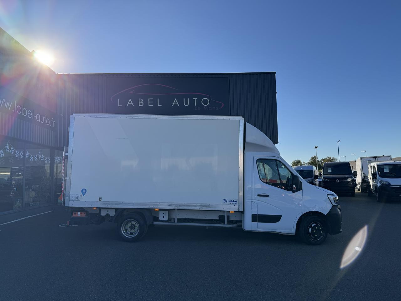 RENAULT Master Confort R3500 L2 2.3 dCi - 130 III CHASSIS CABINE Châssis Cabine L2 Propulsion PHASE 3 - Fourgon grand volume: photos 1 RENAULT Master Confort R3500 L2 2.3 dCi - 130 III CHASSIS CABINE Châssis Cabine L2 Propulsion PHASE 3 - Fourgon grand volume: photos 1