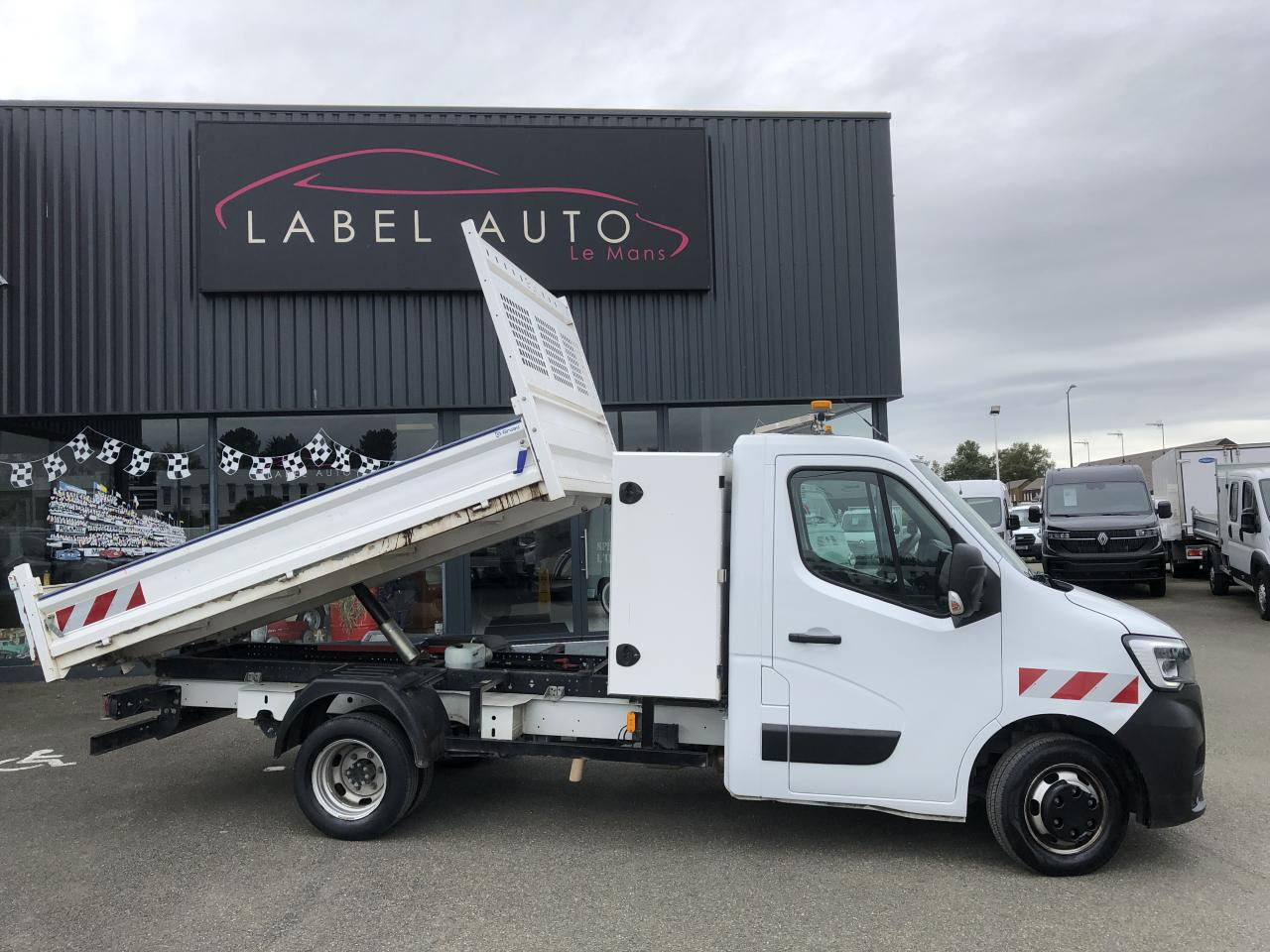 RENAULT Master Confort R3500RJ L3 2.3 dCi - 145 Petite Série  III TRANSPORTS SPECIFIQUES BENNE Benne - Utilitaire benne: photos 3 RENAULT Master Confort R3500RJ L3 2.3 dCi - 145 Petite Série  III TRANSPORTS SPECIFIQUES BENNE Benne - Utilitaire benne: photos 3