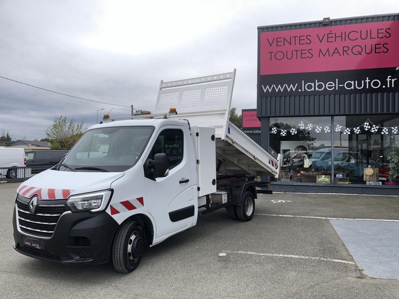 RENAULT Master Confort R3500RJ L3 2.3 dCi - 145 Petite Série  III TRANSPORTS SPECIFIQUES BENNE Benne - Utilitaire benne: photos 1 RENAULT Master Confort R3500RJ L3 2.3 dCi - 145 Petite Série  III TRANSPORTS SPECIFIQUES BENNE Benne - Utilitaire benne: photos 1