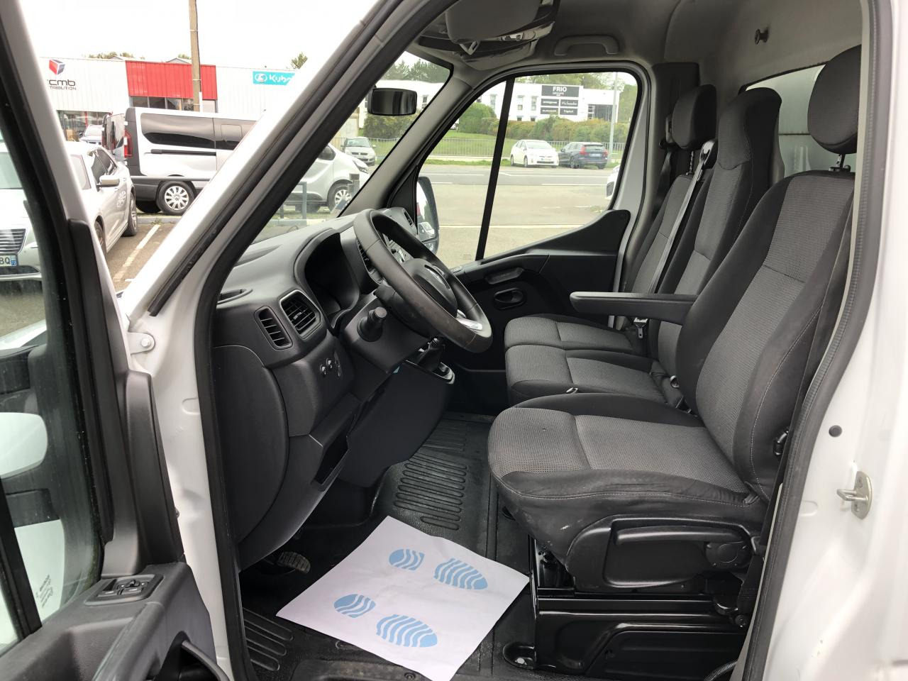 RENAULT Master Confort R3500RJ L3 2.3 dCi - 145 Petite Série  III TRANSPORTS SPECIFIQUES BENNE Benne - Utilitaire benne: photos 4 RENAULT Master Confort R3500RJ L3 2.3 dCi - 145 Petite Série  III TRANSPORTS SPECIFIQUES BENNE Benne - Utilitaire benne: photos 4