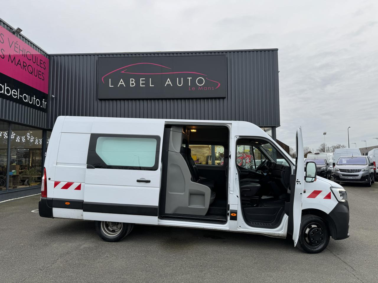 RENAULT Master Confort R3500RJ L3H2 2.3DCI 165CH CABINE APPROFONDIE 6 PLACES - Fourgon utilitaire: photos 3 RENAULT Master Confort R3500RJ L3H2 2.3DCI 165CH CABINE APPROFONDIE 6 PLACES - Fourgon utilitaire: photos 3