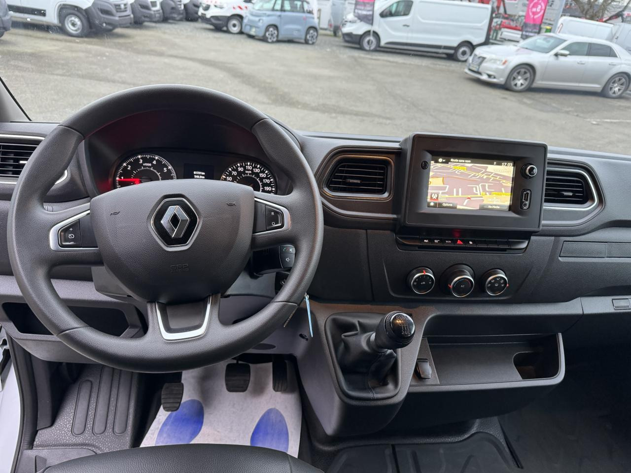 RENAULT Master Confort R3500RJ L3H2 2.3DCI 165CH CABINE APPROFONDIE 6 PLACES - Fourgon utilitaire: photos 4 RENAULT Master Confort R3500RJ L3H2 2.3DCI 165CH CABINE APPROFONDIE 6 PLACES - Fourgon utilitaire: photos 4