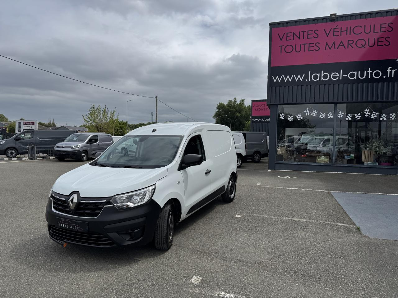 RENAULT express 1.5 BLUE DCI 95CH CONFORT 22 - Fourgon utilitaire: photos 4 RENAULT express 1.5 BLUE DCI 95CH CONFORT 22 - Fourgon utilitaire: photos 4
