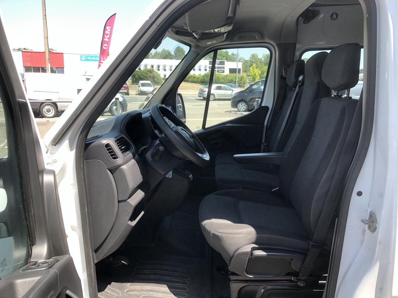 RENAULT master F3300 L2H2 2.3 DCI 135CH CABINE APPROFONDIE CONFORT 7 PLACES - Fourgon utilitaire: photos 4 RENAULT master F3300 L2H2 2.3 DCI 135CH CABINE APPROFONDIE CONFORT 7 PLACES - Fourgon utilitaire: photos 4
