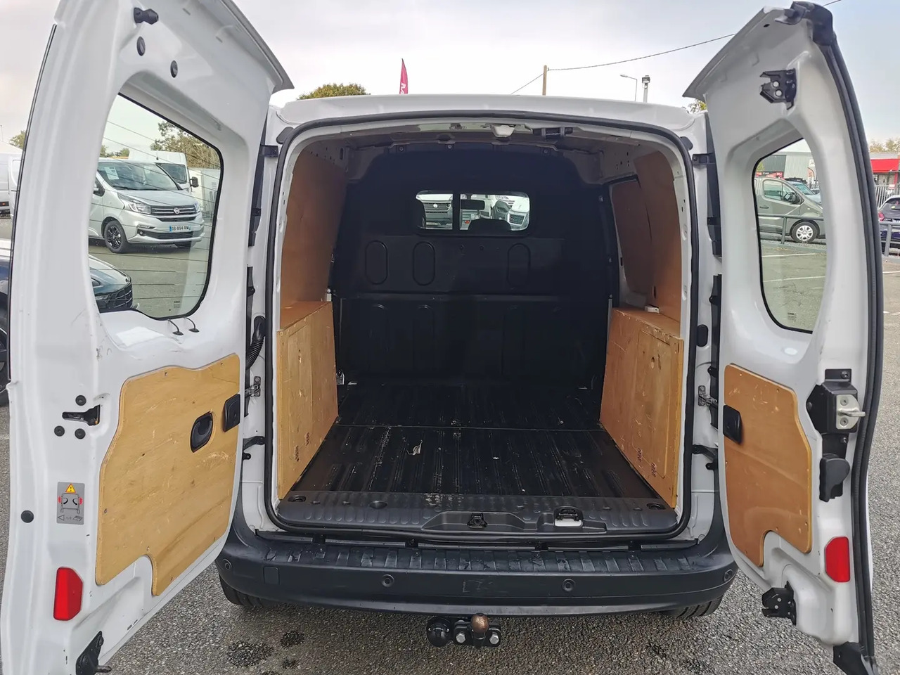 Renault Kangoo 1.5 BLUE DCI 80CH GRAND CONFORT 5CV - Fourgon utilitaire: photos 5 Renault Kangoo 1.5 BLUE DCI 80CH GRAND CONFORT 5CV - Fourgon utilitaire: photos 5