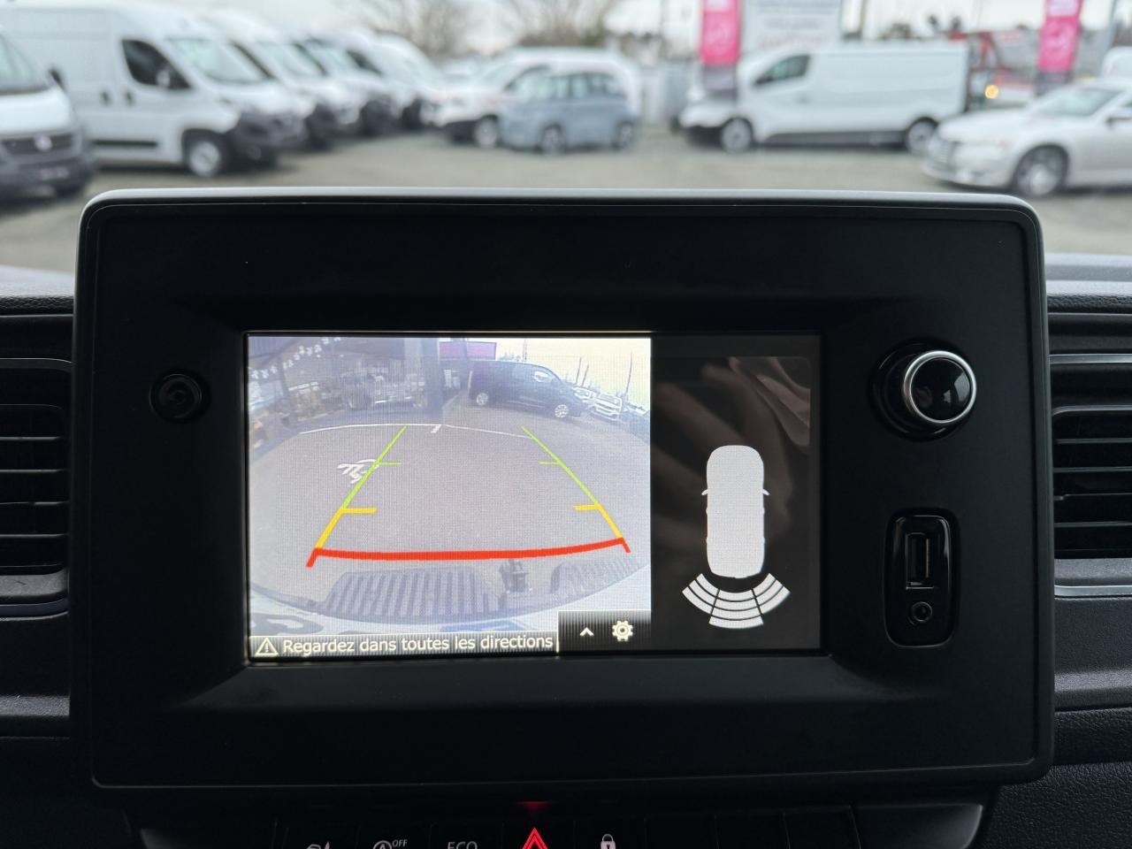 Utilitaire double cabine Renault Master F3500 L3H2 2.3 BLUE DCI 135CH CABINE APPROFONDIE 6 PLACES GRAND CONFORT: photos 12