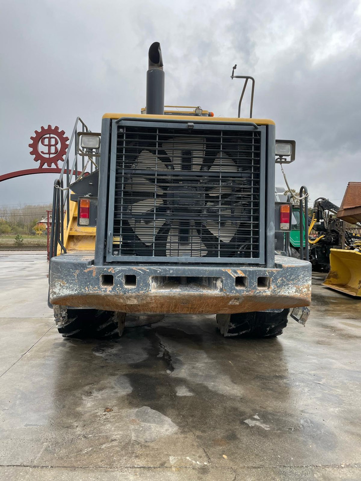 KOMATSU WA600-6 - Chargeuse sur pneus: photos 3 KOMATSU WA600-6 - Chargeuse sur pneus: photos 3